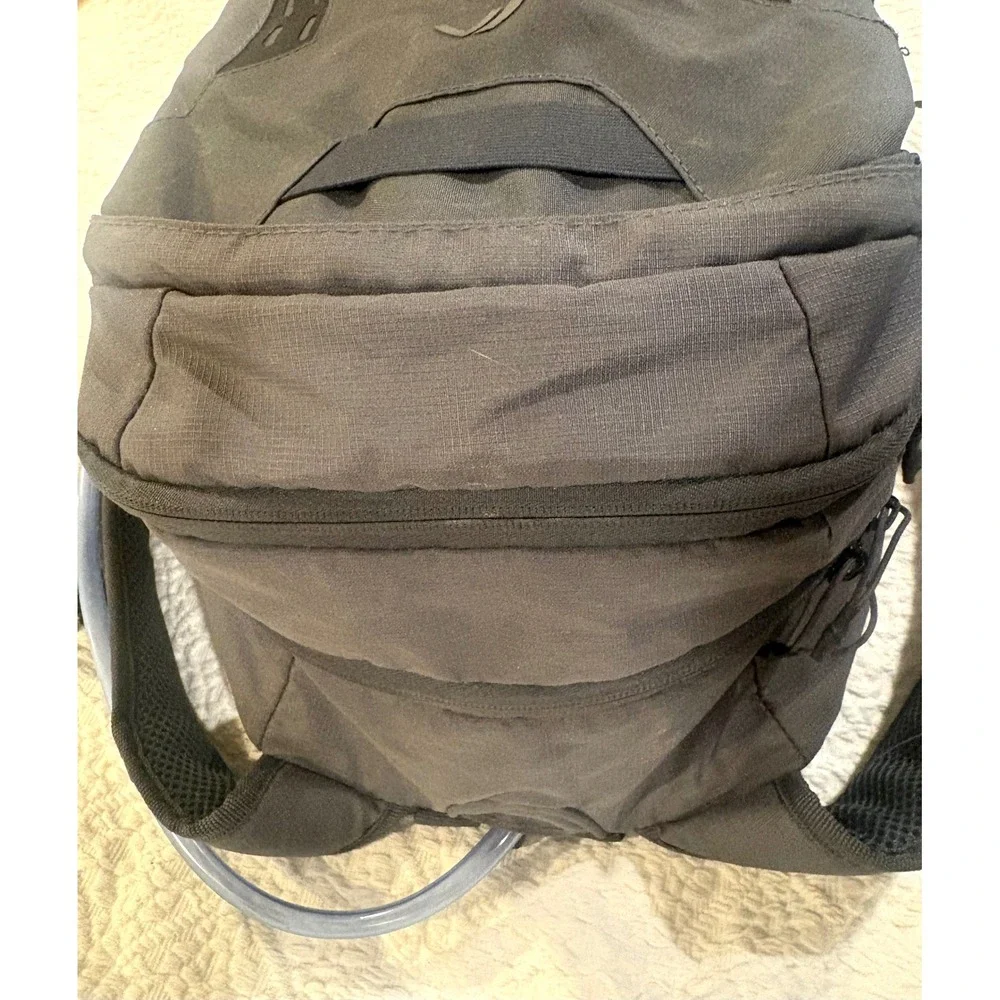Quest Hydration Backpack Gray Hiking Daypack with Water Reservoir Bladder